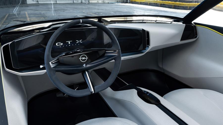 Торпедо Opel GT X Experimental 2018 года  (фото 30 из 46)